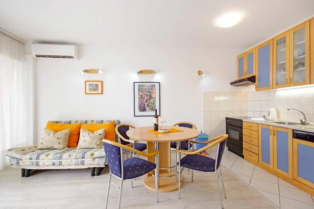 Split In Your Pocket Apartment For 4 Person
