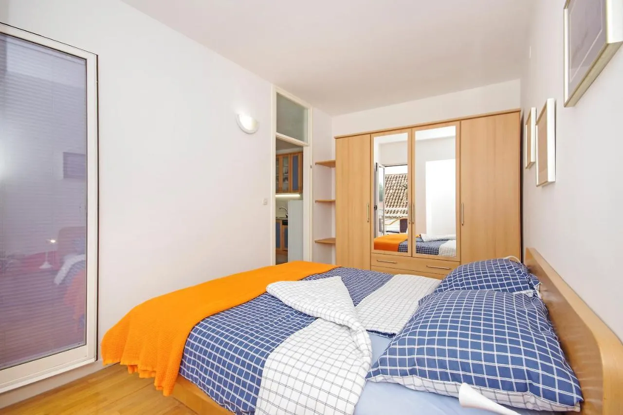Split In Your Pocket Apartment For 4 Person