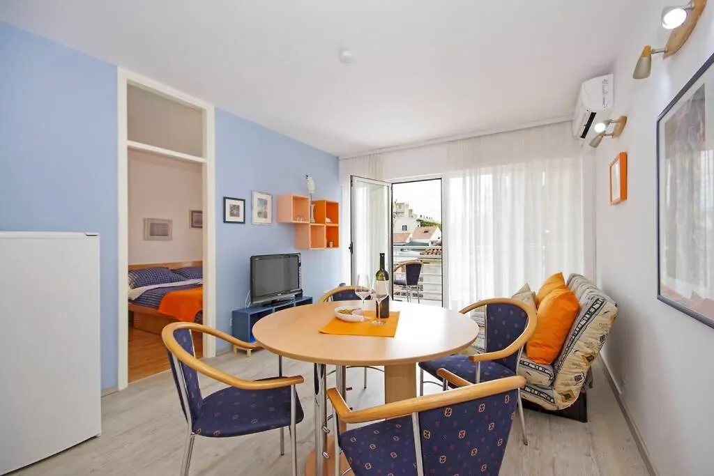 Split In Your Pocket Apartment For 4 Person 0*,