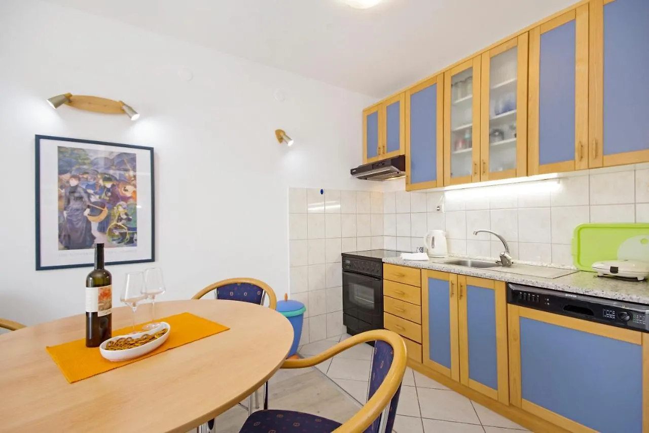 Split In Your Pocket Apartment For 4 Person