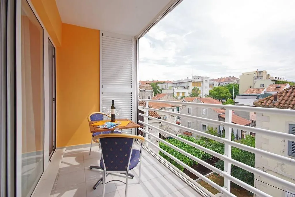 Split In Your Pocket Apartment For 4 Person location